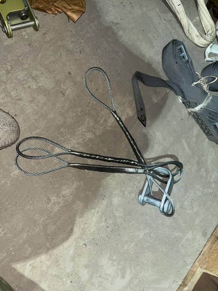 Steel cable sling and shackle from PGS-500 rigging hardware
