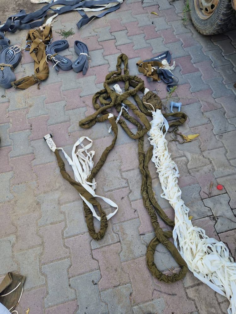 PGS-500 cargo parachute deployment rigging system and hardware